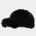 Primer plano de gorra de béisbol de pelo sintético negro con textura suave y material cálido - Ajustable / Negro