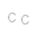 Vista detallada de pendientes ear cuff plateados en forma de C de estilo minimalista - Plata (JQH0126)
