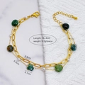 Bracciale bohémien dorato a due strati con pietre verdi grezze e perle bianche - Catena a Griglia Pietra Multicolore