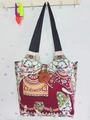 Ethno-Stofftasche aus Canvas mit roter Elefanten-Stickerei und großem Holzknopf-Verschluss - Stil 45-Rot Ethno Elefant