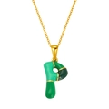Collier doré avec pendentif lettre P et incrustation d'émail vert sur fond blanc - Style Lettre P Bloc de Couleur Verte (S640G-001-P)