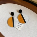 Macro detail of geometric tiger eye style resin hoop earring with 18k gold plating - 25# Contrast Color Spliced Geometric Hoop (25#)