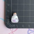 Mini botella de resina con patrón de concha rosa y detalle de tapón de corcho artesano - Botella de caracola púrpura