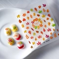 Stickers ongles 5D gaufrés feuilles d'érable d'automne avec texture relief sur plateau - Feuilles d'érable colorées d'automne (FEB-367)