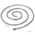 Gepolijste zilverkleurige 3mm metalen box ketting van 15g op een witte achtergrond - Vierkante Box Ketting - Staalkleur