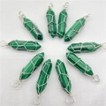 Malachiet hexagonaal kristal hanger met zilverdraad wikkeling en groene texturen - Alleen hanger / Malachiet