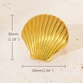 Vista dettagliata dell'anello a conchiglia placcato oro 18K con misure 30mm per 34mm - Anello con Conchiglia / Oro