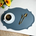 Tovaglietta irregolare in finta pelle grigio-blu con cuciture eleganti per il tavolo - Blu Chiaro Ecopelle Vintage Ovale