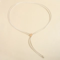 Dettaglio della corda da vita in PU bianco con fibbia in metallo tonda oro rosa regolabile - Bianco Sporco