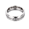 Anillo geométrico plateado con pavé de circonitas y acabados facetados contemporáneos - US 9 / Color Acero