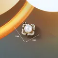 Ciondolo scarpa a fiore dorato con perla bianca e strass scintillanti 30x18mm - Stile Petalo (170)