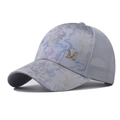 Cappellino da baseball in mesh traspirante con motivo colorato e logo M in metallo - Regolabile / Logo M Colorato Grigio