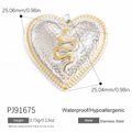 Ciondolo a cuore in acciaio inossidabile con rilievo serpente dorato e texture argento - Ciondolo in Metallo con Rilievo Serpente a Forma di Cuore (PJ91675)