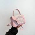 Borsa a tracolla rosa con patta in tweed e fibbia metallica dorata alla moda - Rosa Stile 2