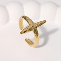 Anello aperto in acciaio inossidabile dorato con texture martellata e design a croce - Regolabile / Oro