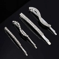 Set di 4 fermagli per capelli con strass argento, design lineare e ondulato su fondo nero - Set da 4 Pezzi (Dritto/Onda) / Argento