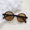 Detailed dimensions of round frame sunglasses showing 4.7cm height and 14.5cm width - Dark Brown