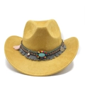 Détail d'un chapeau cowboy en daim avec perles ethniques et pierre turquoise - M (56-59cm) / Jaune Daim