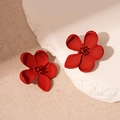Orecchini a fiore rossi minimalisti con finitura opaca su elegante base in pietra - Fiore Rosso (Ago d'Argento)