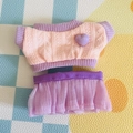 Rosa-lila Strickpullover mit Herz und Tüllrock für 17cm Plüschpuppen-Anhänger - Passend für 17cm Puppe / Rosa Pullover + Lila Chiffon-Rock