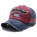 Vintage gewaschene Baseballkappe in Burgund und Dunkelblau mit RockShank-Stickerei - Rot mit blauer Krempe