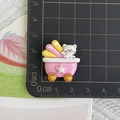 Detalle de gato blanco de resina en coche rosa estrellado para accesorios de DIY - Cochecito Rosa Gato Blanco