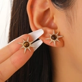 Vintage Ohrstecker aus Gold mit braunem Edelstein und weißen Mikro-Diamanten - Sonnenstern-Stil (X143)