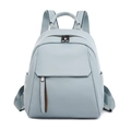 Zaino da donna in morbida pelle azzurra con spallacci regolabili e design minimale - Grande / Azzurro