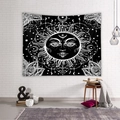 Tapiz de pared bohemio en blanco y negro con sol y luna para decoración hogar - 73x95cm (Tela Cepillada) / Astrología en Blanco y Negro