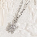 Collana chic con ciondolo a tartaruga in argento e pavé di zirconi bianchi brillanti - Stile Tartaruga con Zirconia Completa / Argento