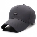 Dunkelgraue Sport-Baseballkappe mit lasergeschnittenen Löchern und silbernem SPORT-Patch - Verstellbar / Grau
