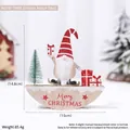 Gnome de Noël sur lune en bois avec chapeau rayé et texte Joyeux Noël - Gnome Bateau de Lune-Bonnet à Rayures (HG18-748B)