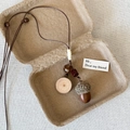 Adjustable brown rope necklace with realistic acorn and textured wood slice pendant - Brown Wooden Board Acorn