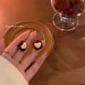Détails de boucles d'oreilles carrées bordeaux vintage avec coeur et bague dorée - Cœur Rouge