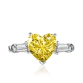Bague de luxe en argent avec pierre précieuse jaune en cœur et zircons latéraux - Ouvert Réglable / Zircone Jaune