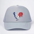 Cappellino trucker grigio chiaro regolabile con grafica di gallo moderna rossa bianca blu - Taglia unica / Grigio