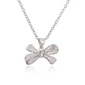 Elegante zilveren strikhanger ketting met fonkelende zirkonia op een witte basis - Zilver