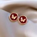 Boucles d'oreilles papillon vintage avec émail rouge foncé et finition dorée mate - Style Relief Papillon Or Rouge avec Tige en Argent (45#)