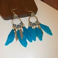 Boucles d'oreilles bohèmes en métal doré avec plumes bleues et perles fines - Style Crochet d'Oreille / Vert