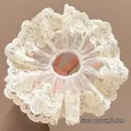 Beige bloemen kant scrunchie met parels, grote 21,5cm oversized haarstrik accessoire - #1 Kanten Haarelastiekje (4 Lagen)