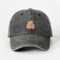 Casquette de baseball gris foncé délavée avec motif mignon de capybara buvant du bubble tea - Taille unique / Noir