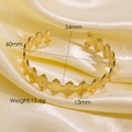 14K vergulde titanium stalen open manchetarmband met getextureerde geometrische vormen - Goud-Geometrische Spikes
