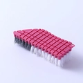 Brosse de nettoyage rose flexible avec manche antidérapant et poils bicolores - Rose