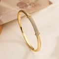 Luxuriöses 18K vergoldetes Armband im Bambus-Stil mit funkelnden Zirkonia-Akzenten - Pave Strass Bar Stil (32029)