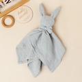 Hellgraues Baby-Schnuffeltuch aus Baumwollmusselin mit niedlichem Hasendesign - 30*30 cm / Graublau