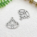 Colgantes de flor de loto en plata antigua para joyas artesanales y collares DIY - Loto de Yoga Hueco (14x16mm)