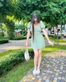 Robe courte fleurie vert clair avec manches bouffantes et décolleté carré en extérieur - S / Vert clair