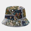 Dettaglio del cappello alla pescatora boho con patchwork floreale e cuciture rinforzate - Blu-Verde e Zenzero Bohémien (Colore #19)
