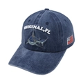 Vintage gewaschene Denim-Baseballkappe mit Hai-Stickerei und USA-Flaggen-Patch-Details - Marineblau
