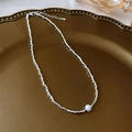 Détail d'un collier en perles d'argent avec perle blanche et fermoir mousqueton 925 - Collier de Perles d'Eau Douce Argentées (2#)
